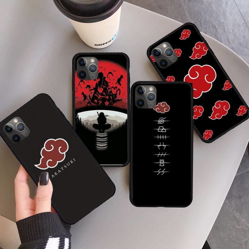 Coque iPhone Clan Uchiwa - Naruto Shippuden™ - Otakyo : N°1 des ventes de figurine en ligne